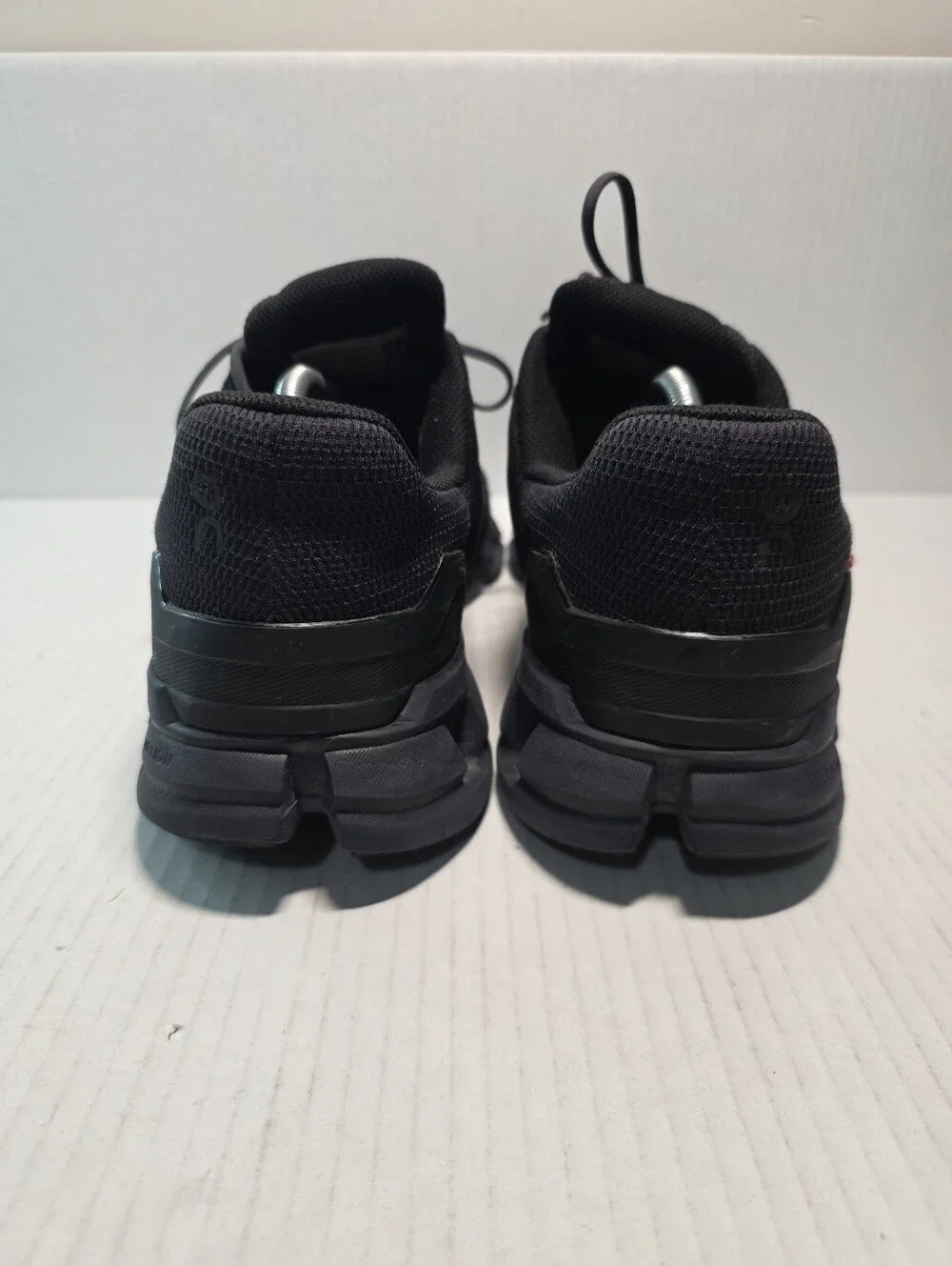 On Mens Swiss Engineering Cloudflyer Running Shoes Sneakers Black Size US 12